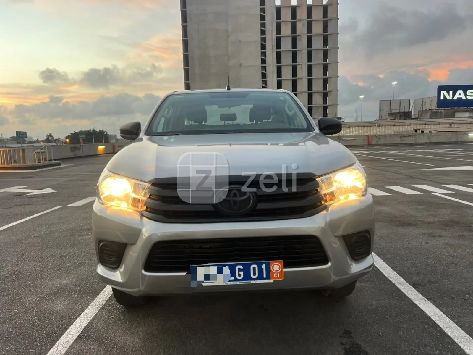 Toyota Hilux 2022 — photo 1