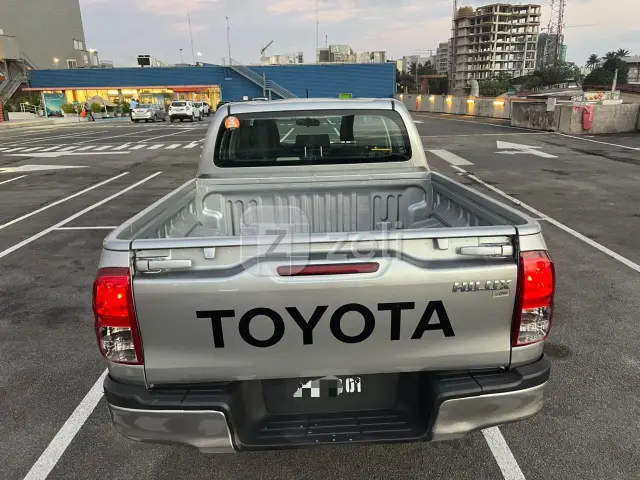 Toyota Hilux 2022 — photo 10
