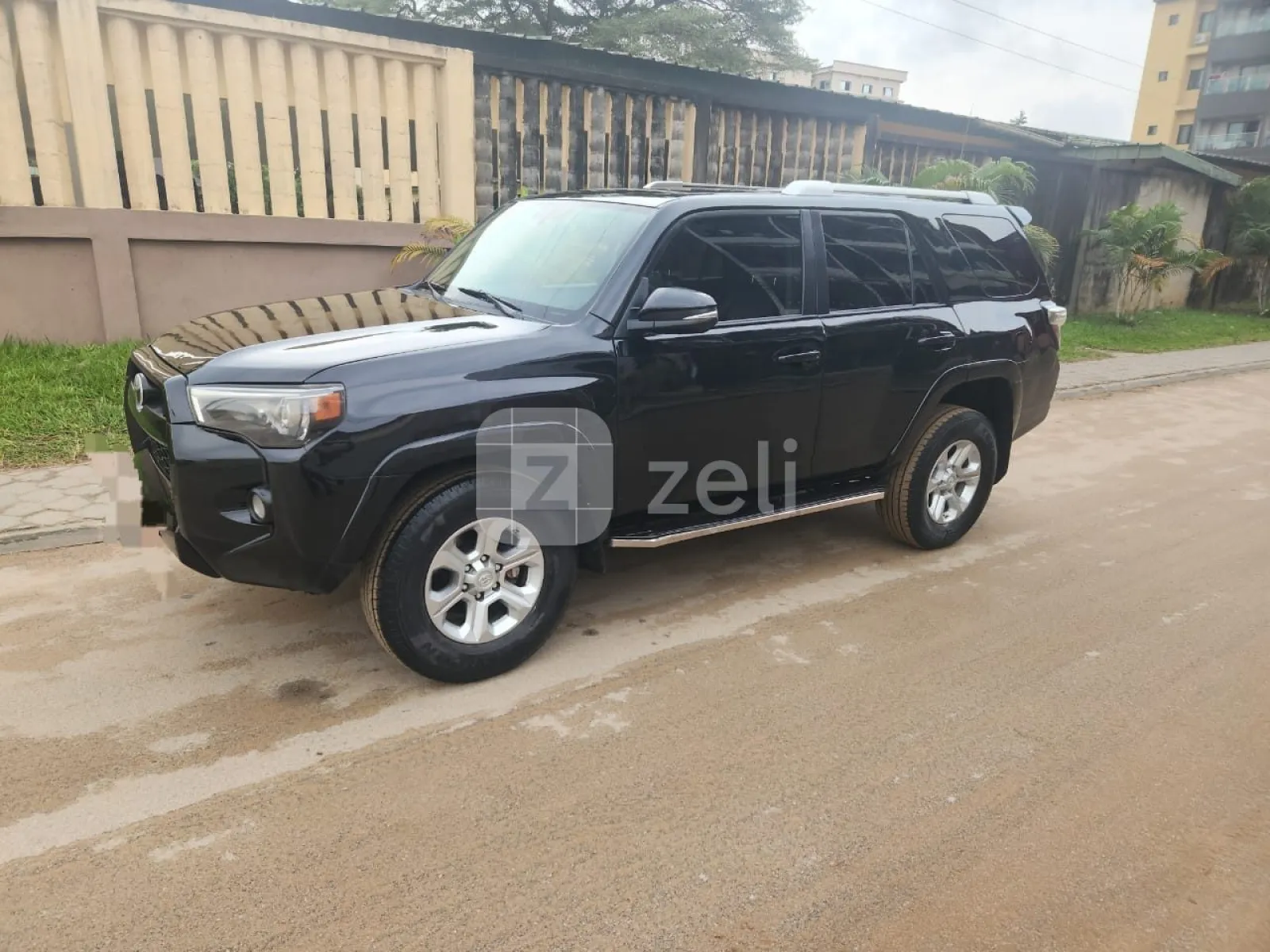 Toyota 4-Runner 2017 — photo 2