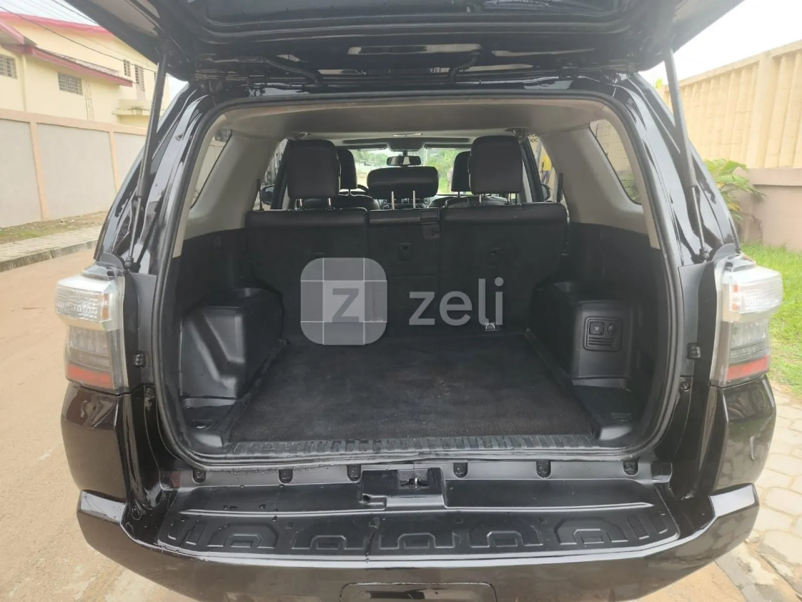 Toyota 4-Runner 2017 — photo 8