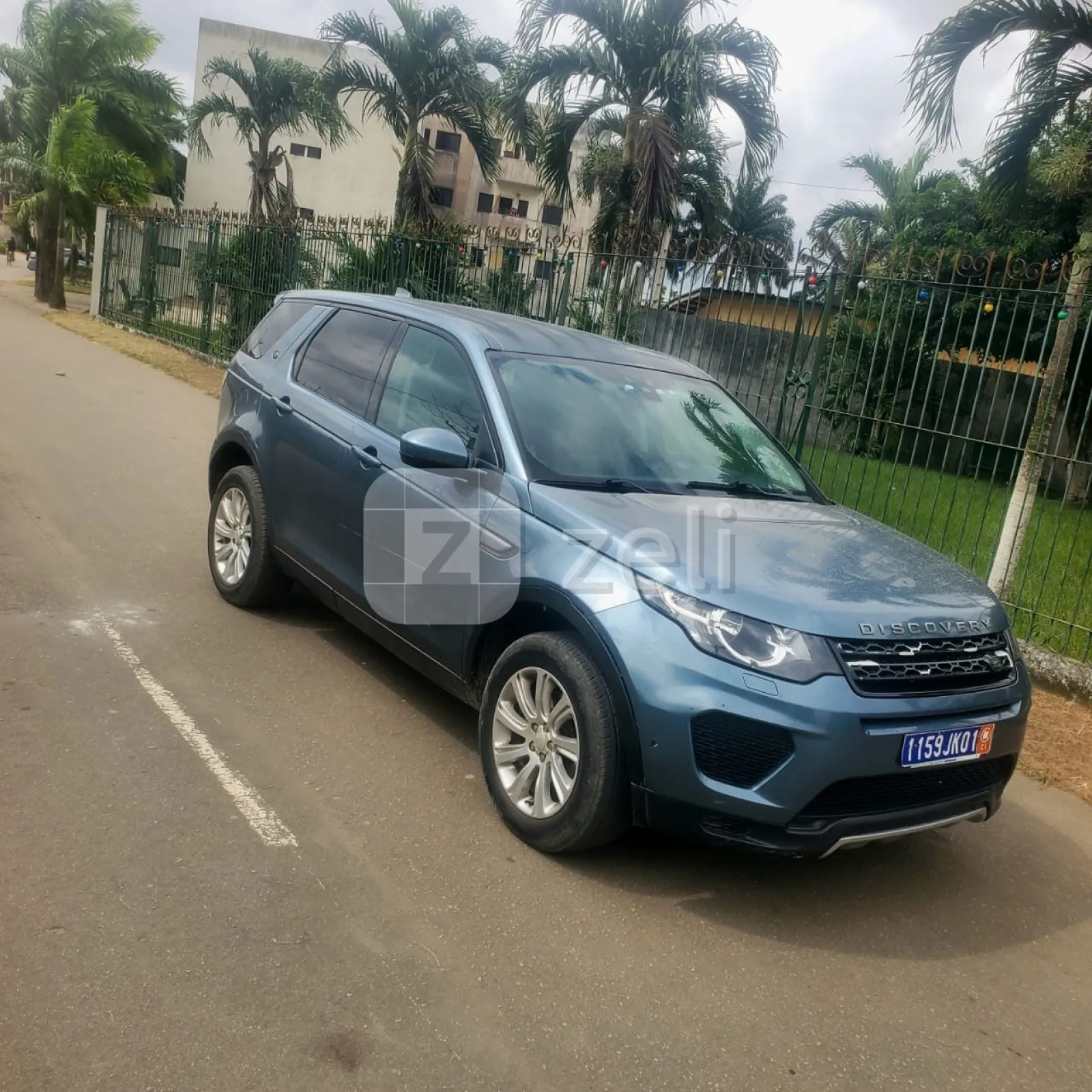 Land Rover Discovery 2018 — photo 3