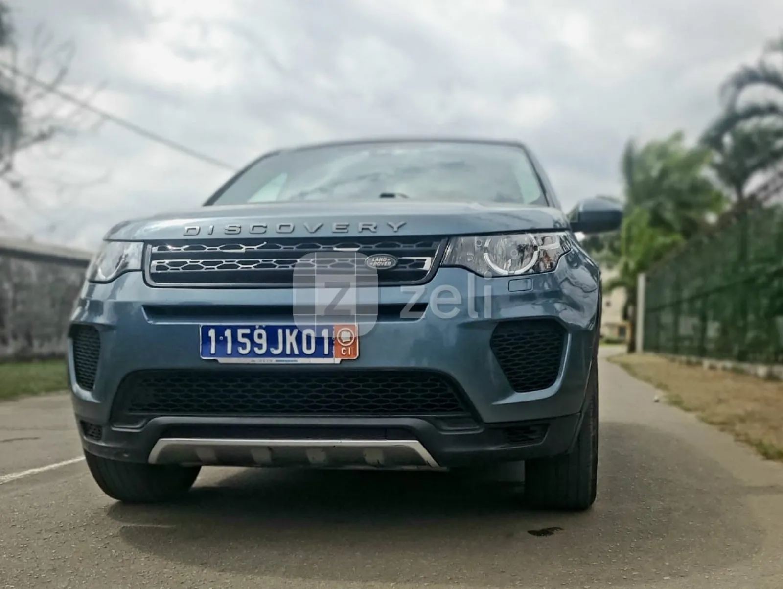 Land Rover Discovery 2018 — photo 1