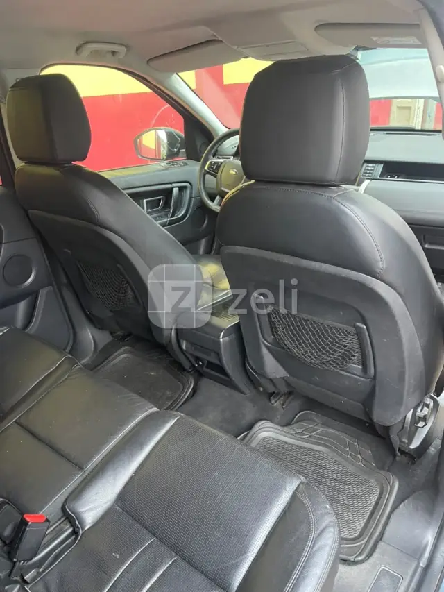Land Rover Discovery 2018 — photo 9