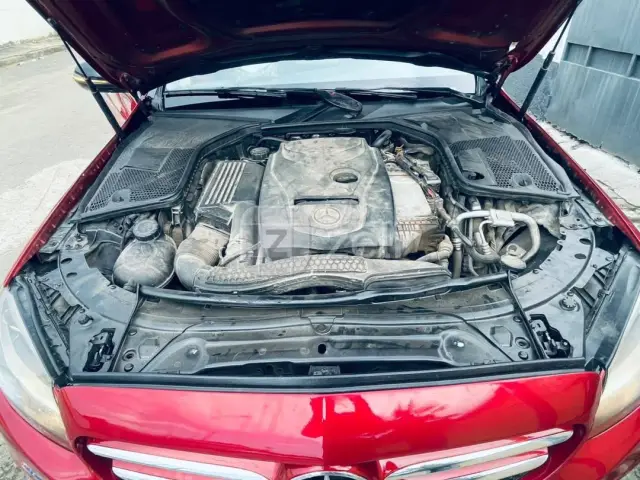 Mercedes C300 2017 — photo 10