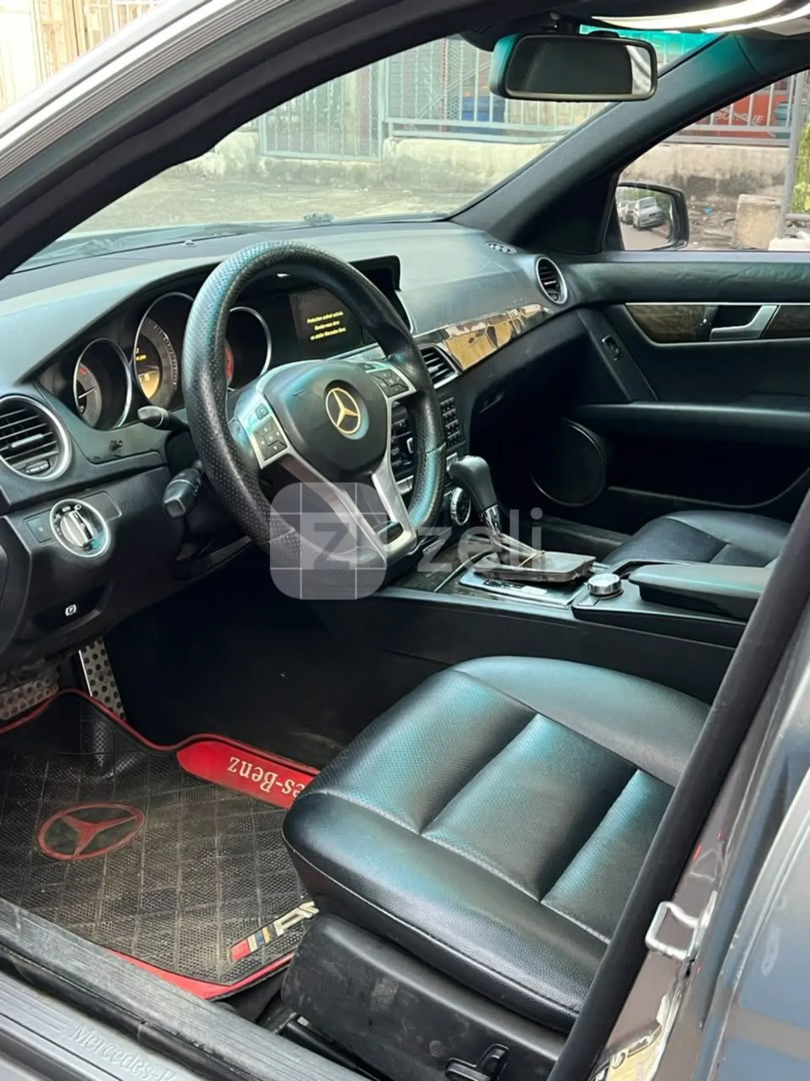 Mercedes C300 2014 — photo 3