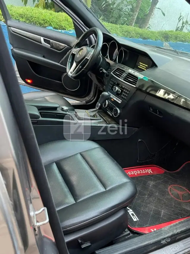 Mercedes C300 2014 — photo 9