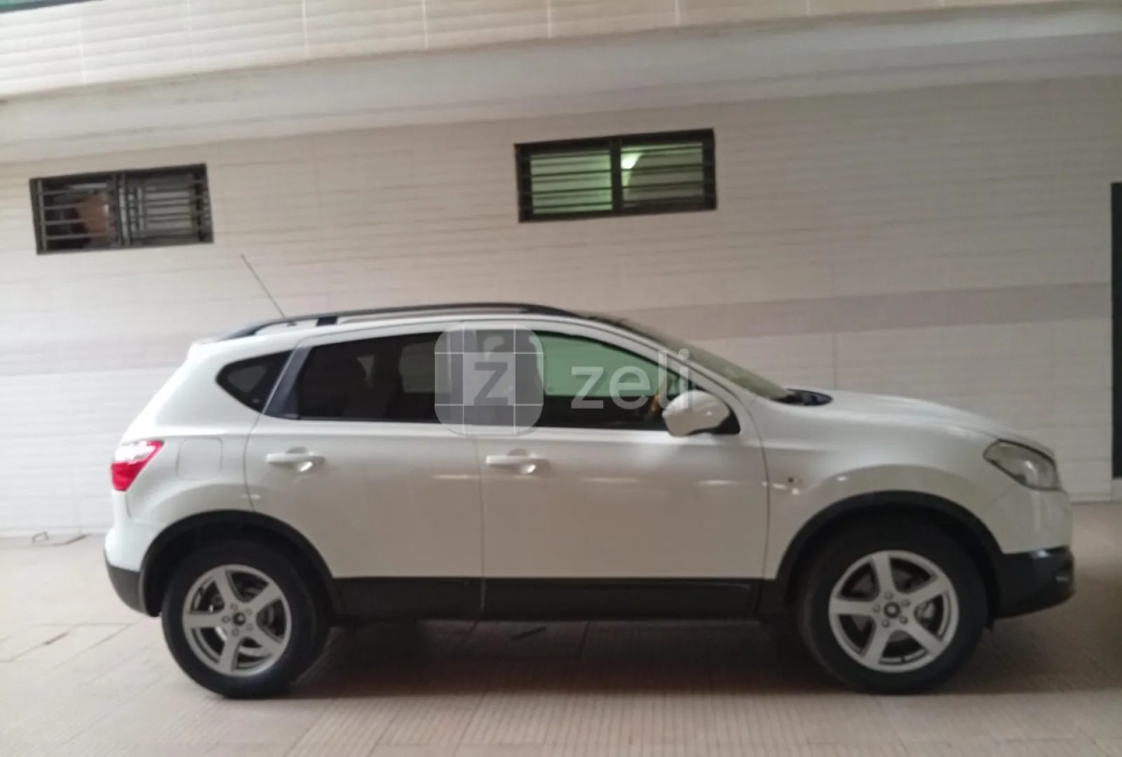Nissan Qashqai 2011 — photo 2