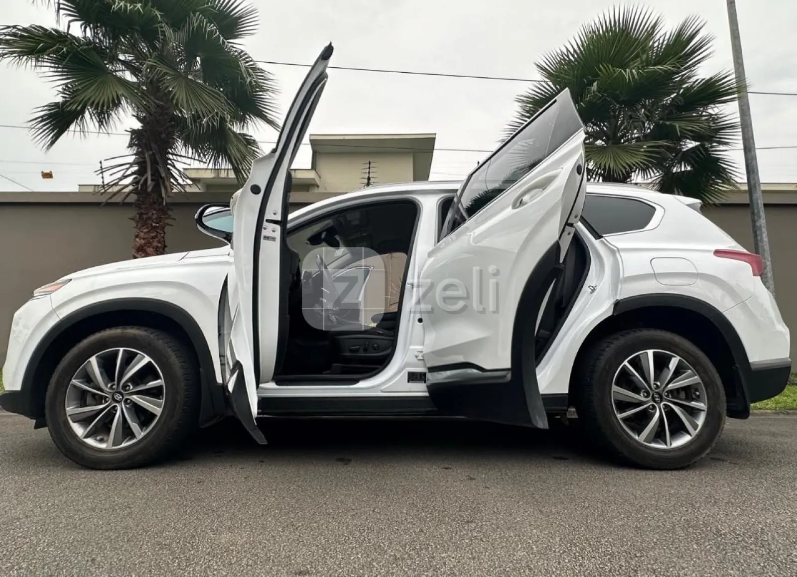 Hyundai Santa Fe 2019 — photo 2