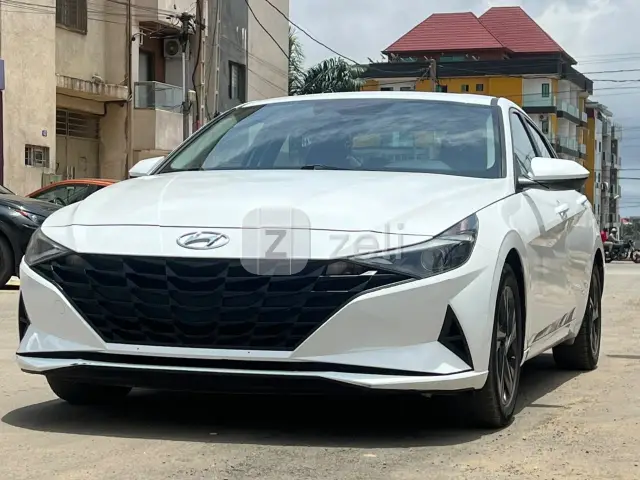Hyundai Elantra 2022