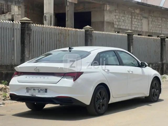 Hyundai Elantra 2022 — photo 10