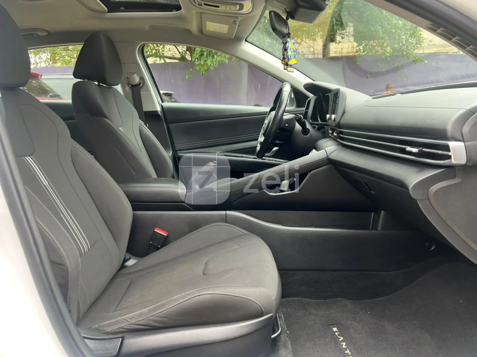 Hyundai Elantra 2022 — photo 4