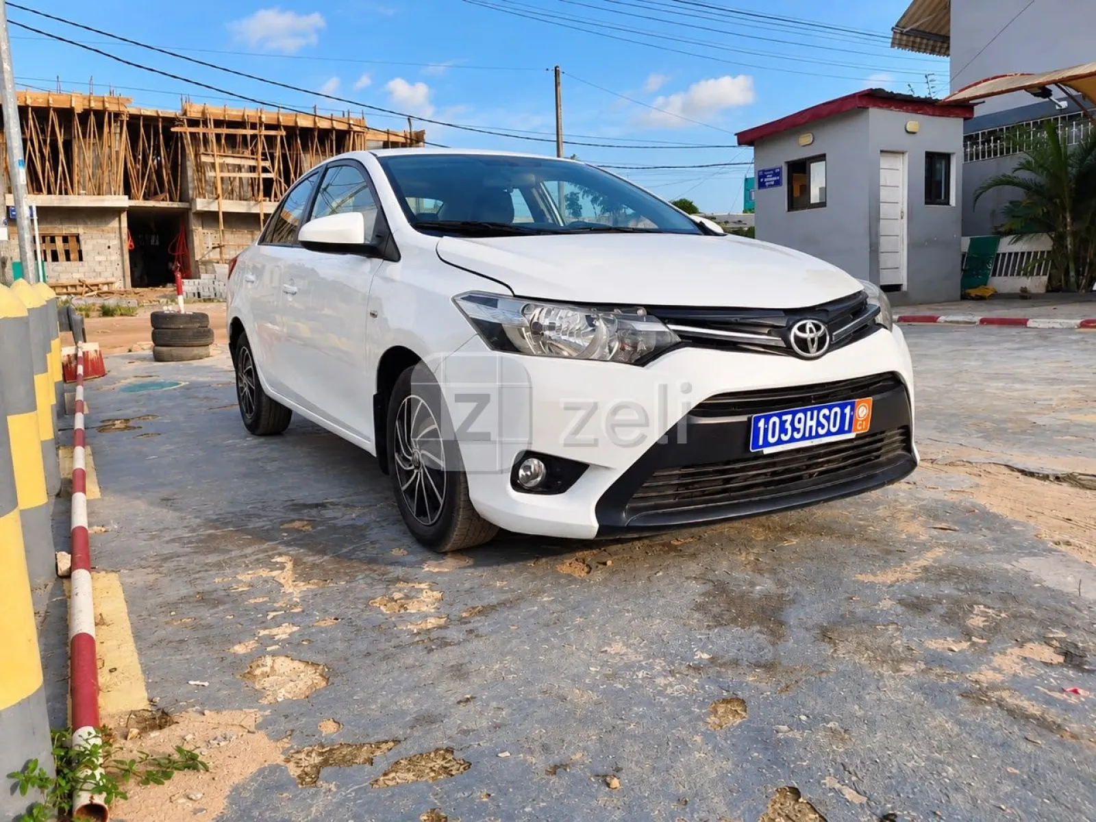 Toyota Yaris 2017 — photo 4