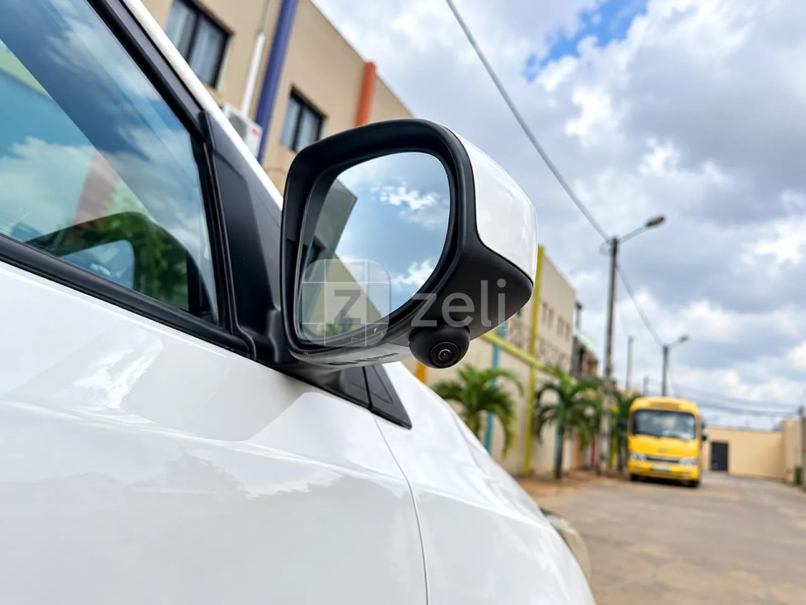 Toyota Yaris 2017 — photo 6