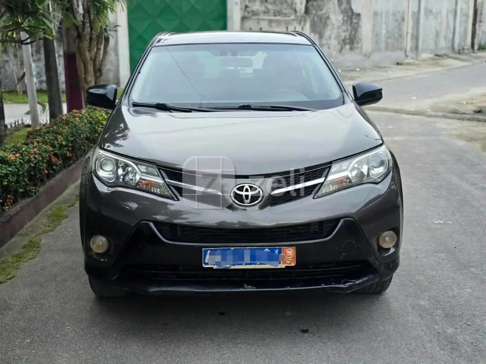 Toyota RAV4 2015 — photo 1