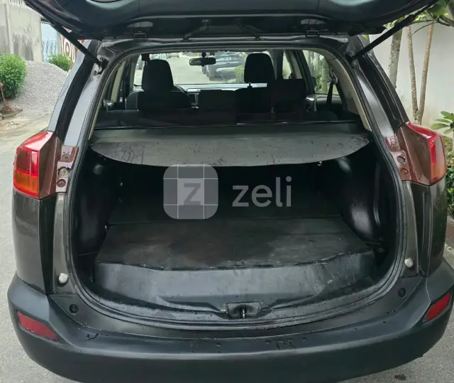 Toyota RAV4 2015 — photo 8