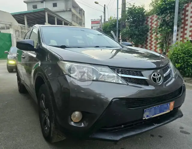 Toyota RAV4 2015, photo 2