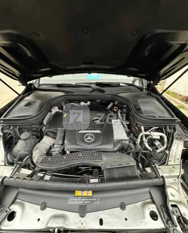 Mercedes GLC 2018 — photo 13