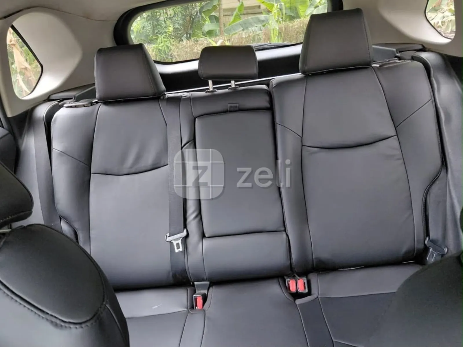 Toyota RAV4 2021 — photo 8