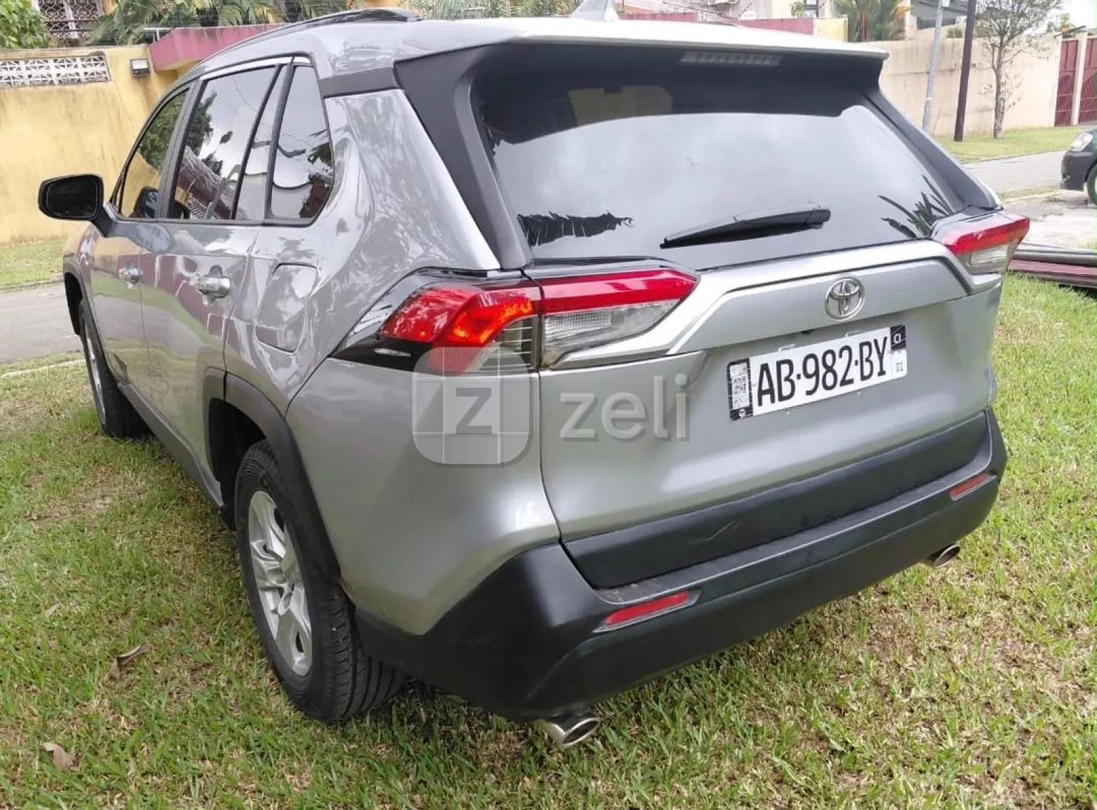 Toyota RAV4 2021 — photo 4