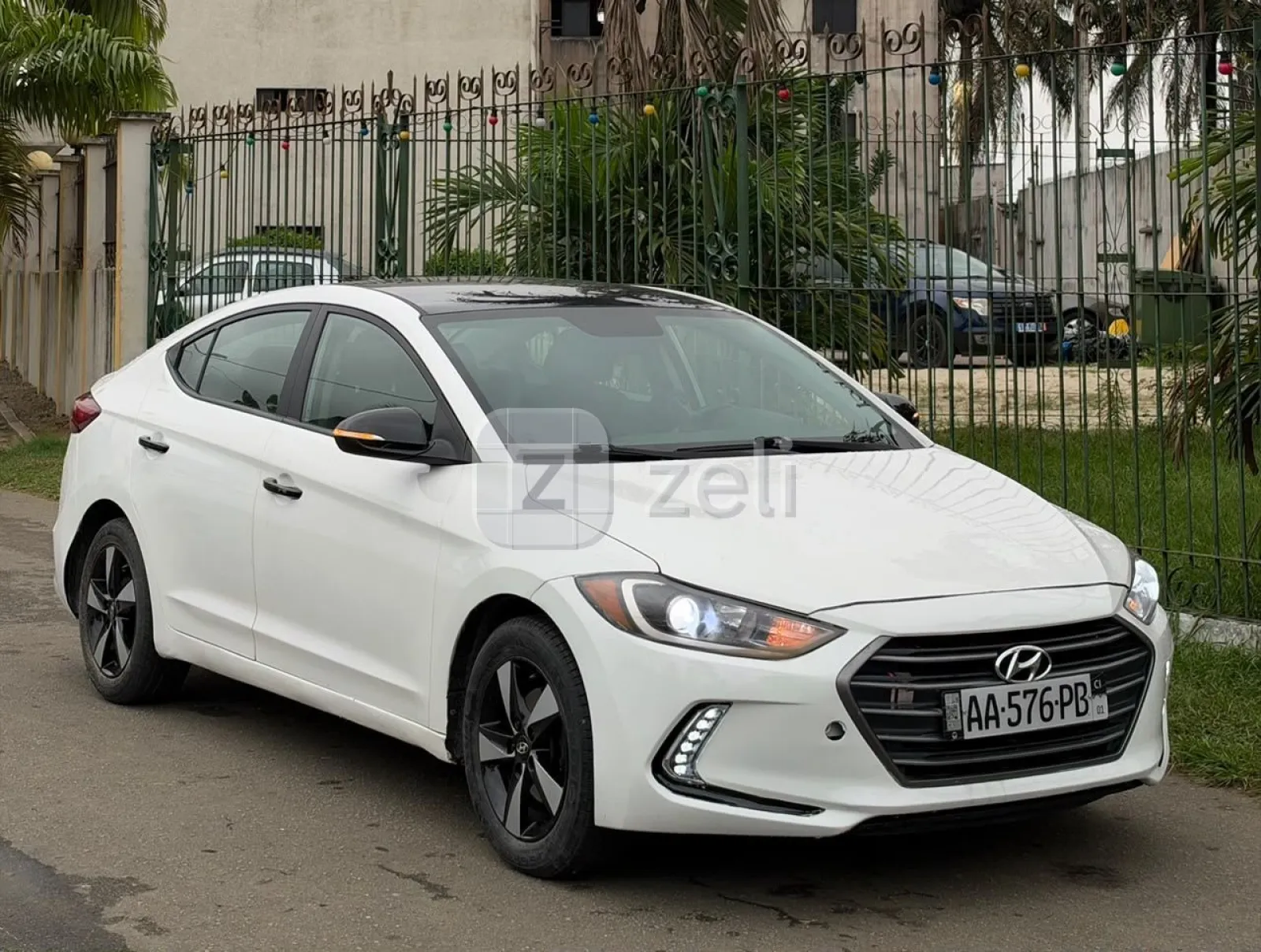 Hyundai Elantra 2018 — photo 3