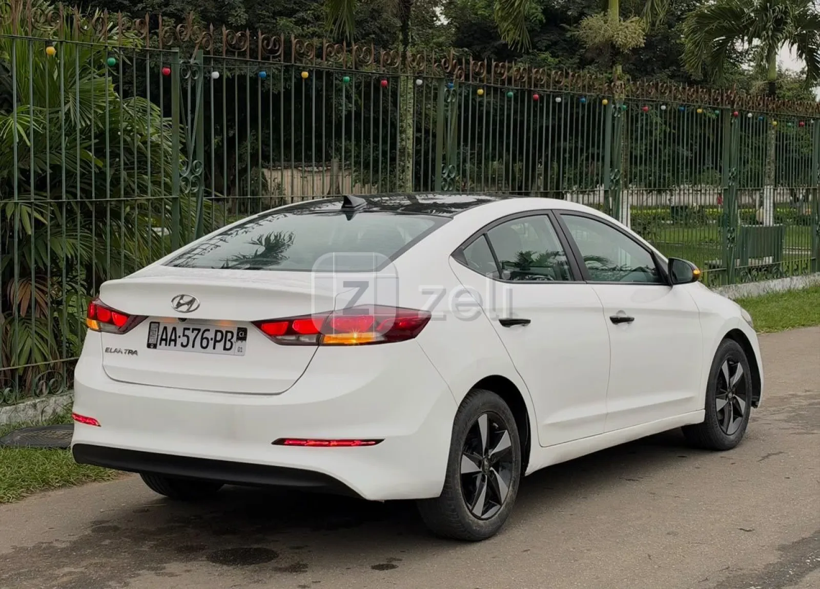 Hyundai Elantra 2018 — photo 4