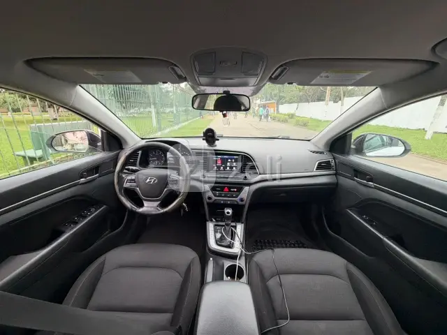 Hyundai Elantra 2018 — photo 7