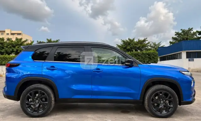 Toyota Urban Cruiser 2024, photo 3