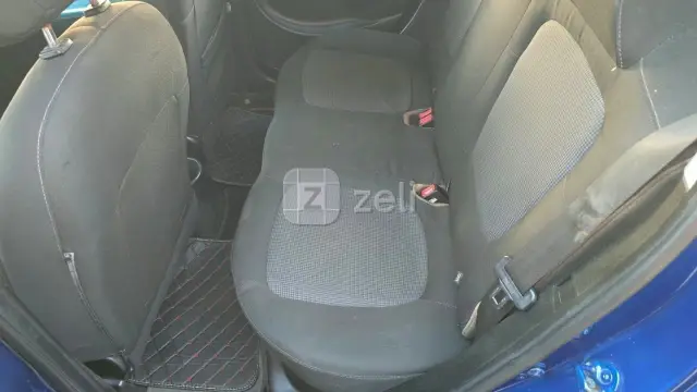 Hyundai i20 2015 — photo 9