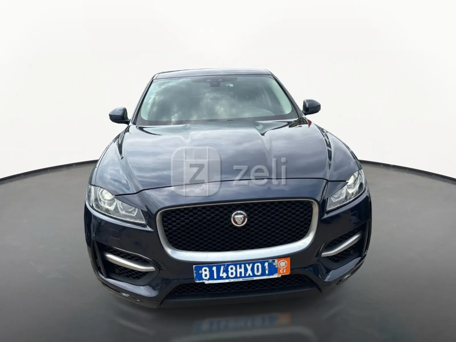 Jaguar F-PACE 2018 — photo 2