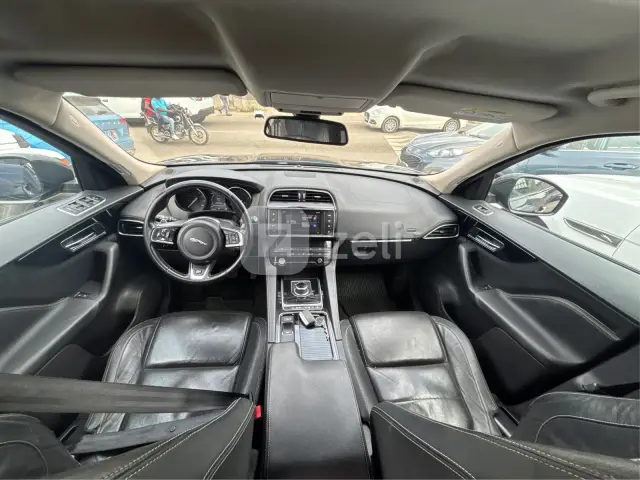 Jaguar F-PACE 2018 — photo 15