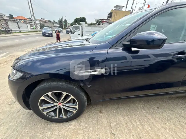 Jaguar F-PACE 2018 — photo 23