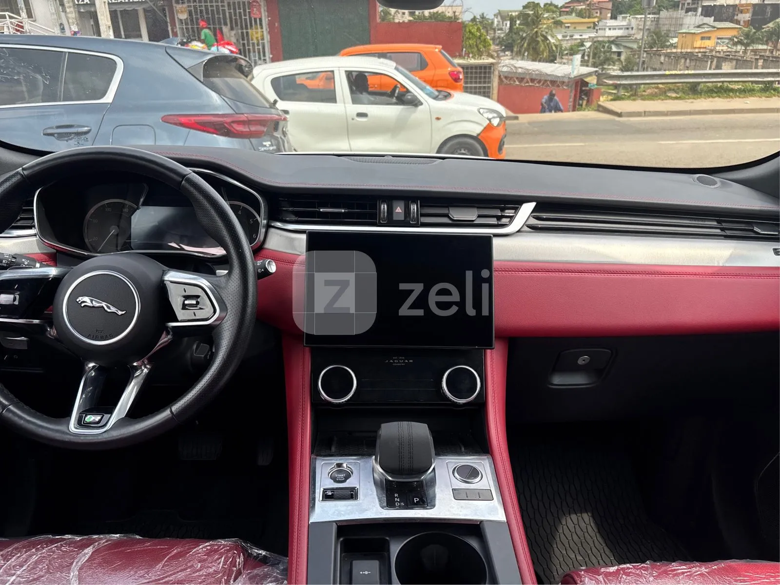 Jaguar F-PACE 2023 — photo 13