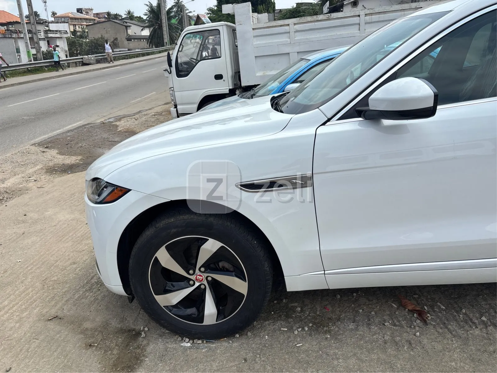 Jaguar F-PACE 2023 — photo 22