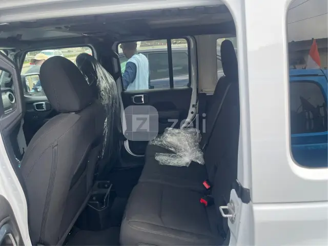 Jeep Wrangler 2023 — photo 9