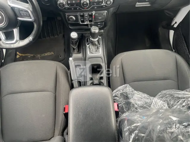 Jeep Wrangler 2023 — photo 14