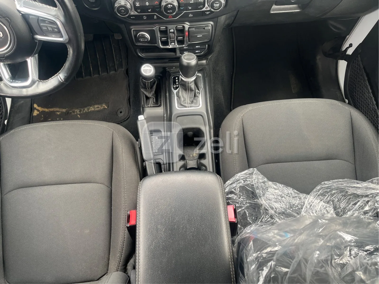 Jeep Wrangler 2023 — photo 14