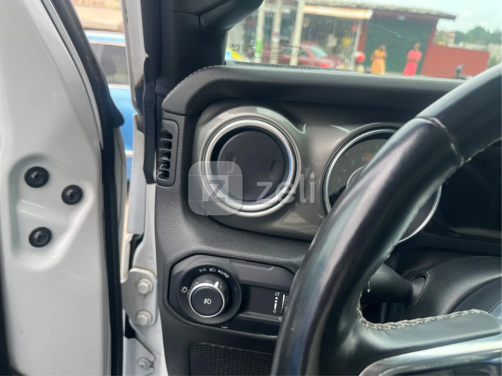 Jeep Wrangler 2023 — photo 17