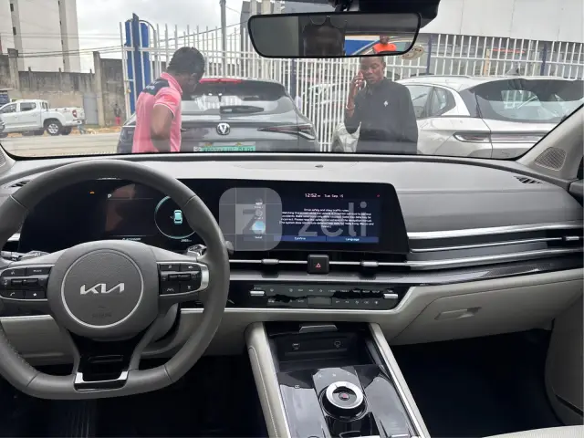 Kia SPORTAGE 2024 — photo 14