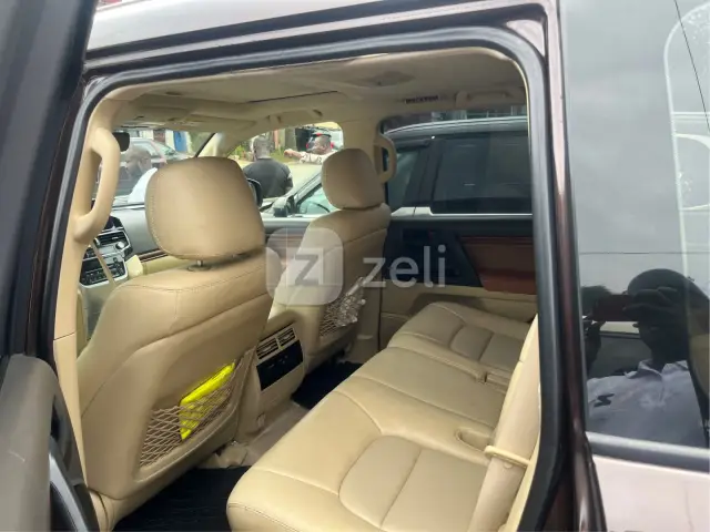Toyota Land cruiser 2017 — photo 7