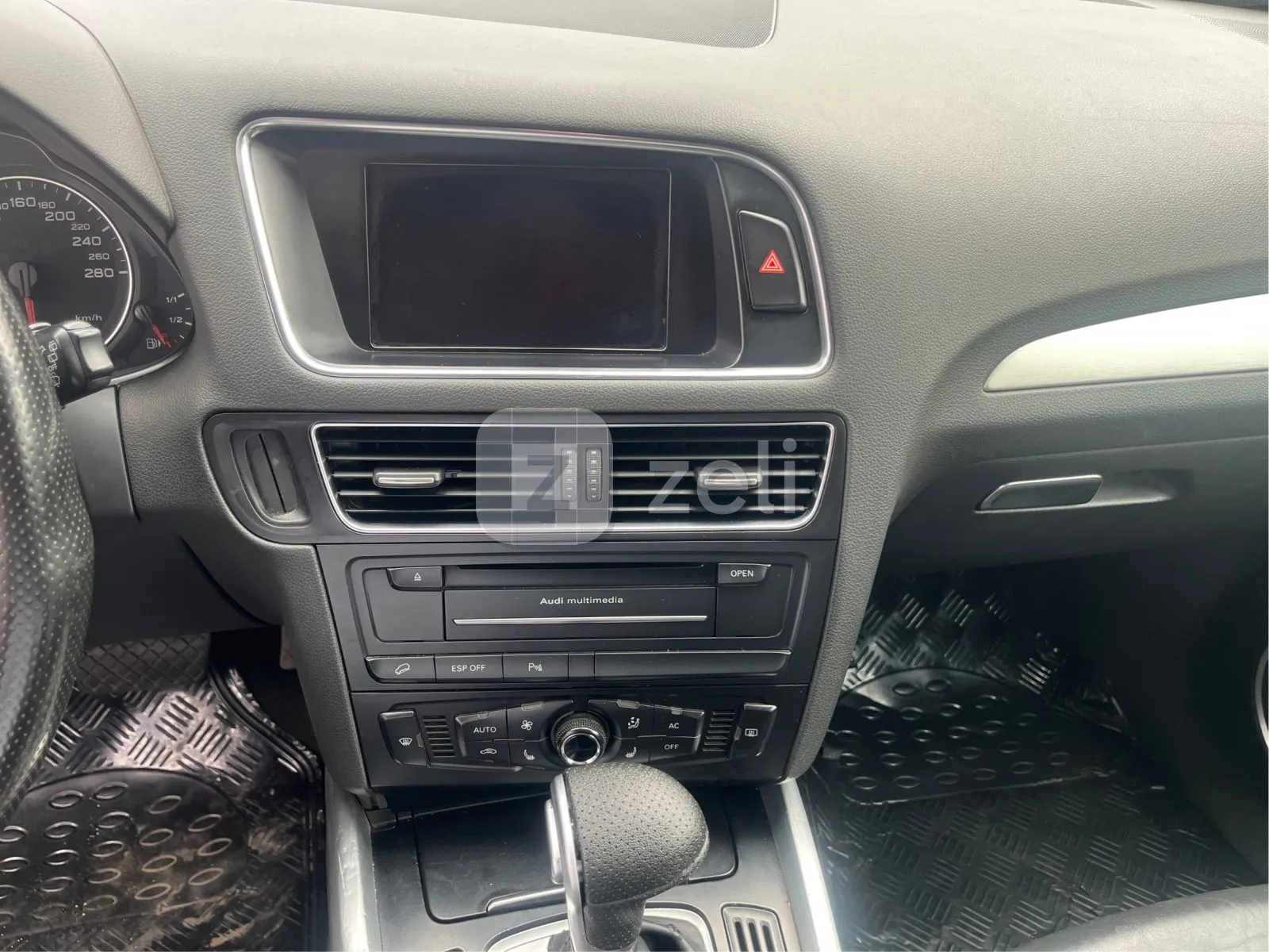 Audi Q5 2013 — photo 24