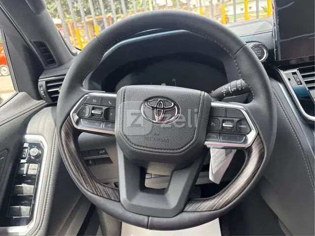 Toyota Land Cruiser 2026 — photo 17