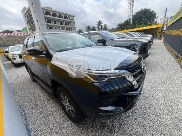 Toyota Fortuner 2026 — photo 3