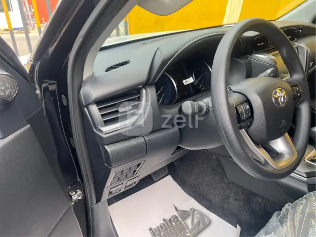 Toyota Fortuner 2026 — photo 17
