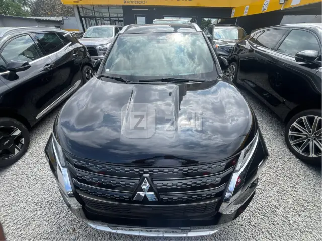 Mitsubishi Outlander 2025 — photo 2