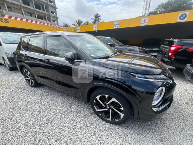 Mitsubishi Outlander 2025 — photo 3