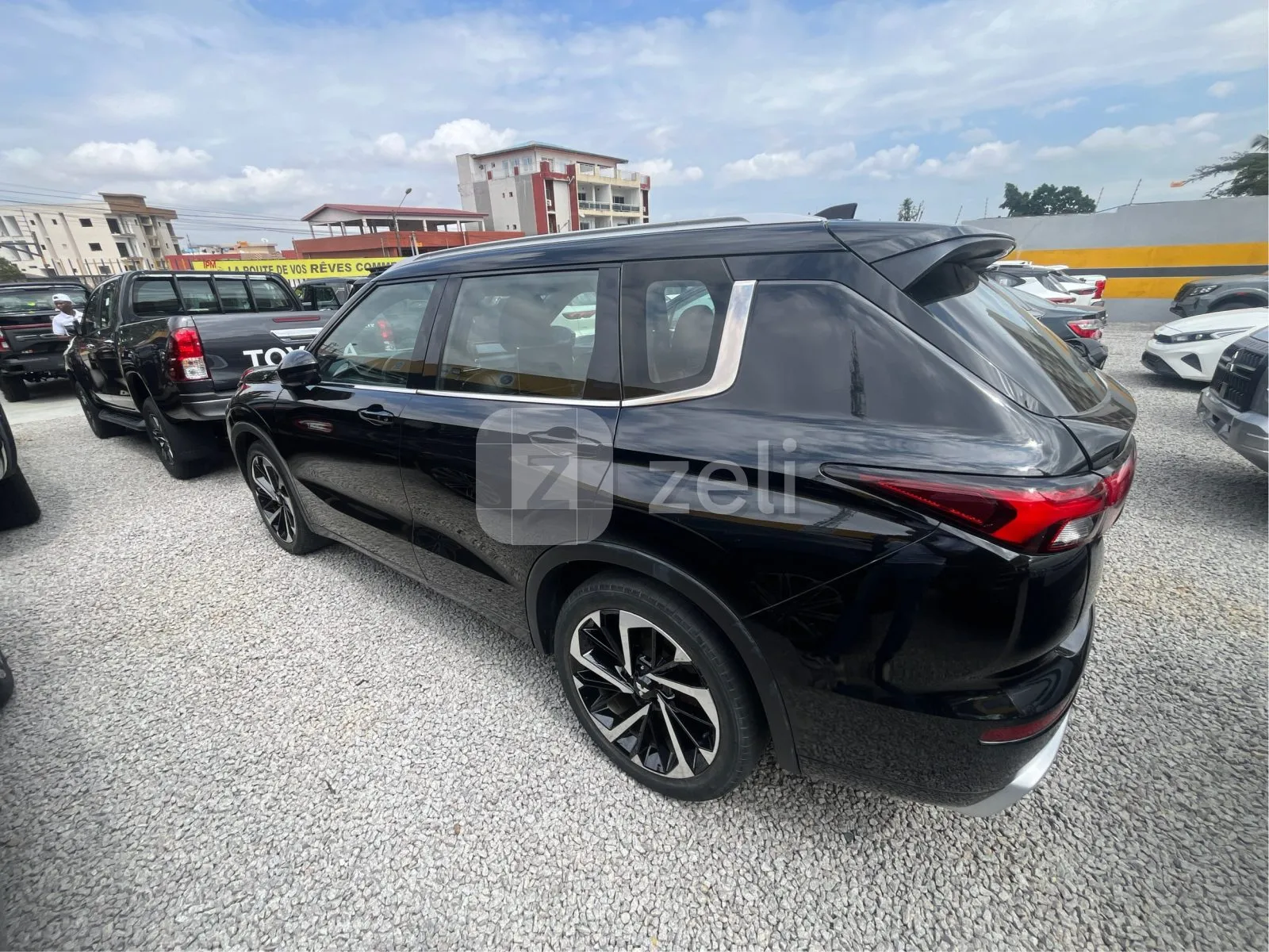 Mitsubishi Outlander 2025 — photo 7