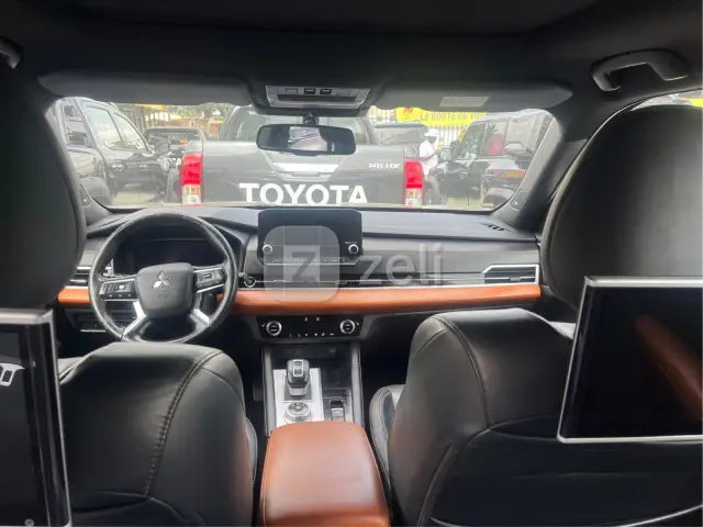 Mitsubishi Outlander 2025 — photo 9