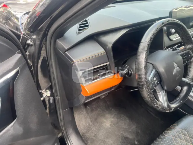 Mitsubishi Outlander 2025 — photo 16