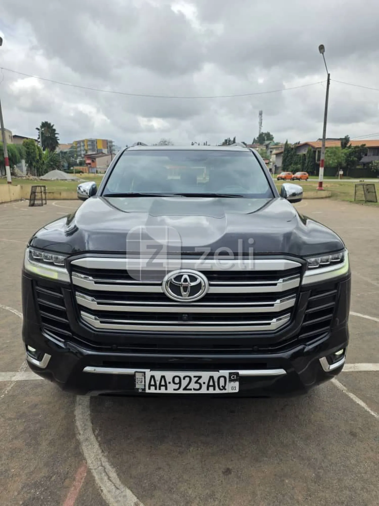 Toyota Land Cruiser 2023 — photo 3