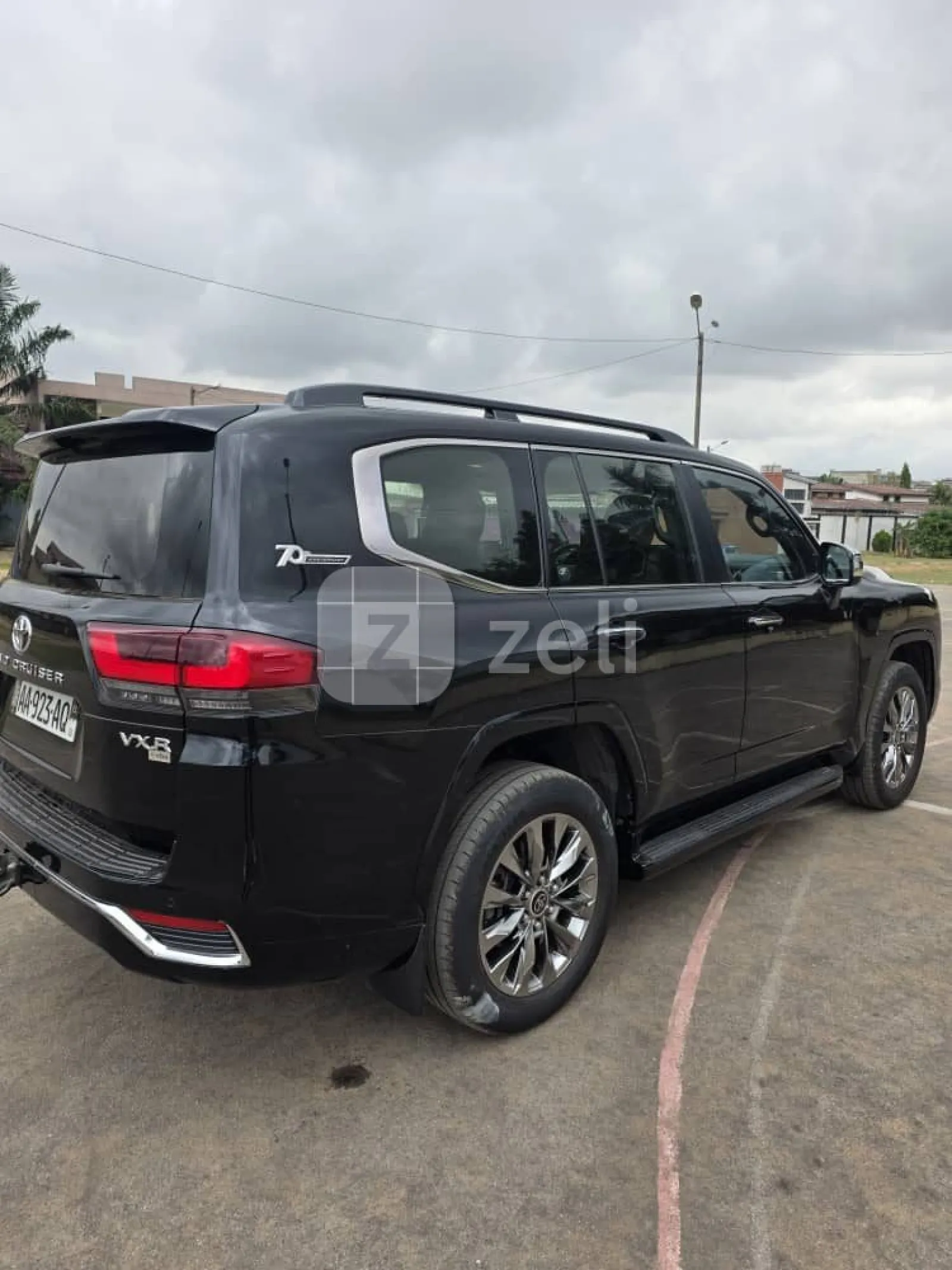Toyota Land Cruiser 2023 — photo 7